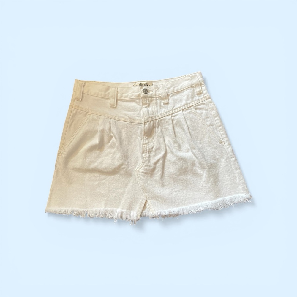 #004, We The Free Women's White Frayed denim mini skirt, size 28, NWOT